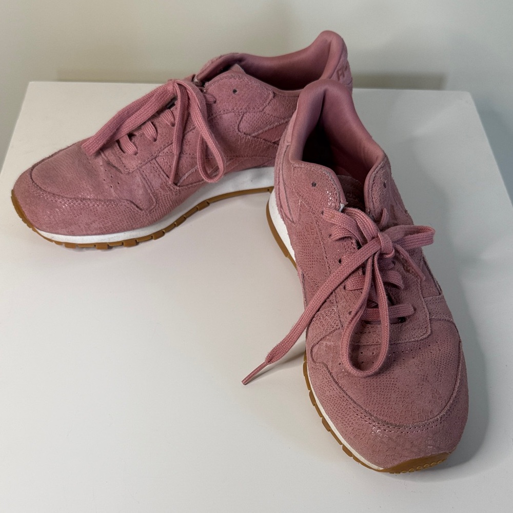 Reebok Classic Women’s Dusty Pink Suede Casual Sneakers